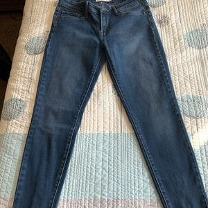 Levi skinny leg jeans